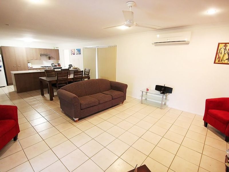 Photo - 12 Acacia Crescent, Kallangur QLD 4503 - Image 5