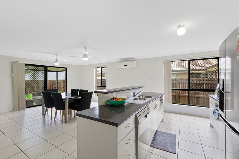 Photo - 12 Acacia Street, Heathwood QLD 4110 - Image 4