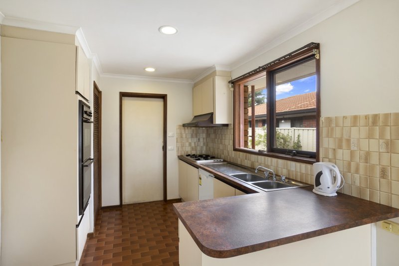 Photo - 12 Acheron Crescent, Werribee VIC 3030 - Image 4