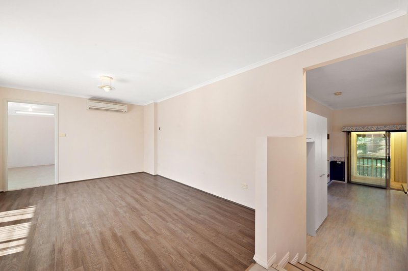 Photo - 12 Acraman Place, Amaroo ACT 2914 - Image 5