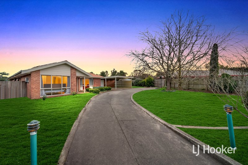 12 Adam Court, Pakenham VIC 3810