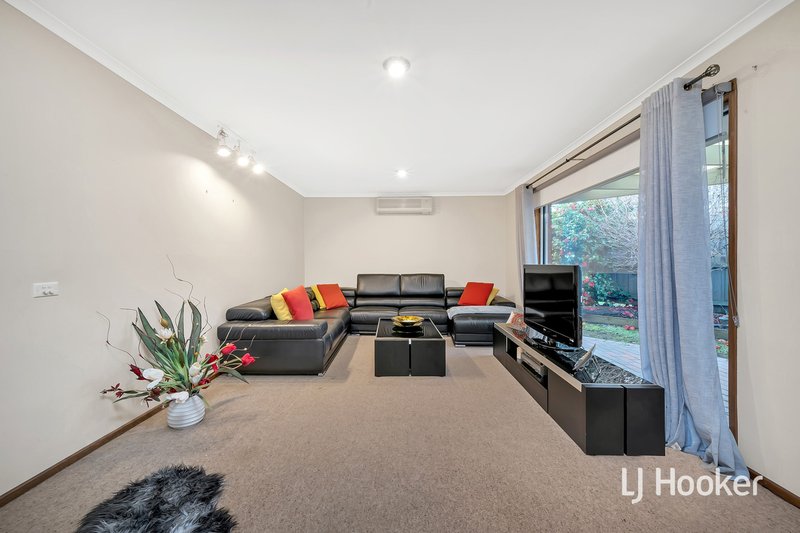 Photo - 12 Adam Court, Pakenham VIC 3810 - Image 3