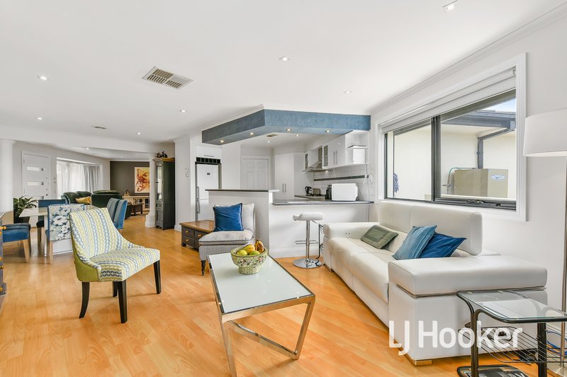 12 Adley Place, Hampton Park VIC 3976