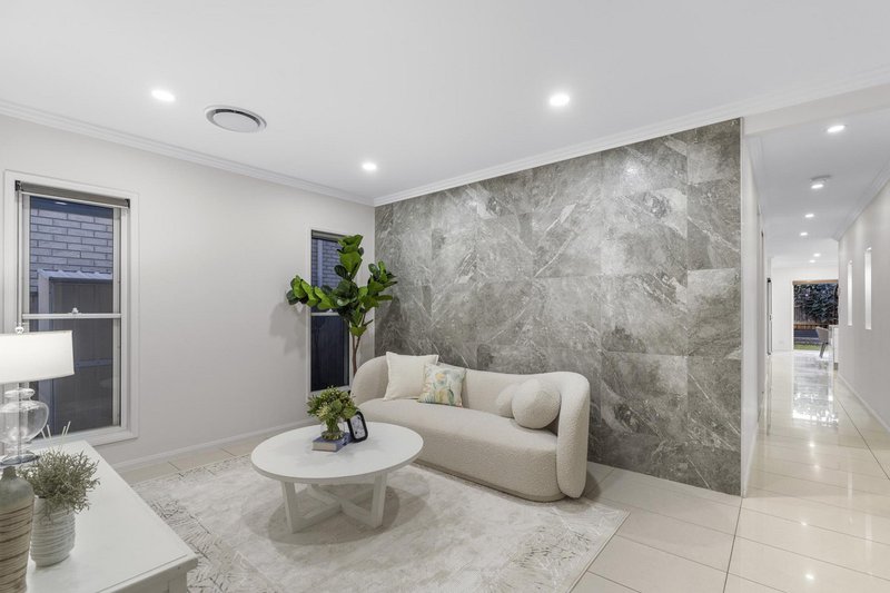 Photo - 12 Adventurer Street, Kuraby QLD 4112 - Image 2