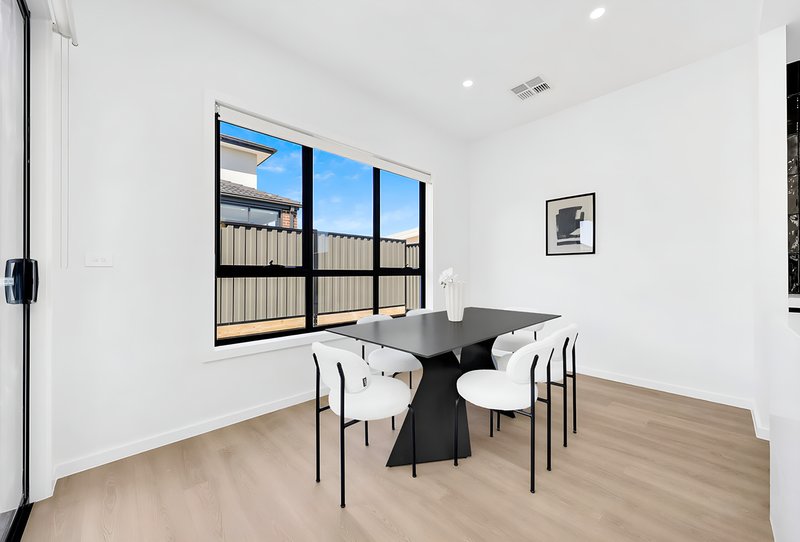 Photo - 12 Aintree Street, Craigieburn VIC 3064 - Image 16