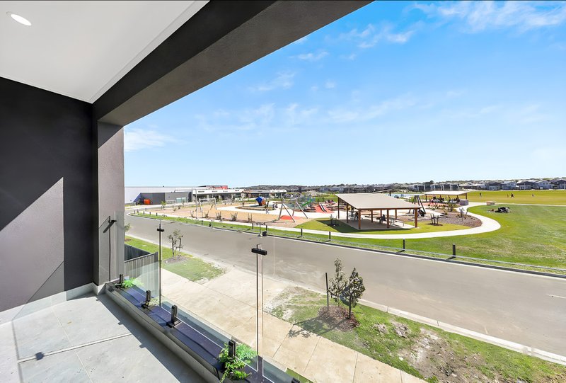 Photo - 12 Aintree Street, Craigieburn VIC 3064 - Image 22