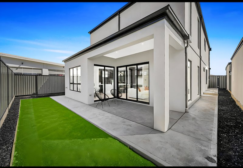 Photo - 12 Aintree Street, Craigieburn VIC 3064 - Image 31