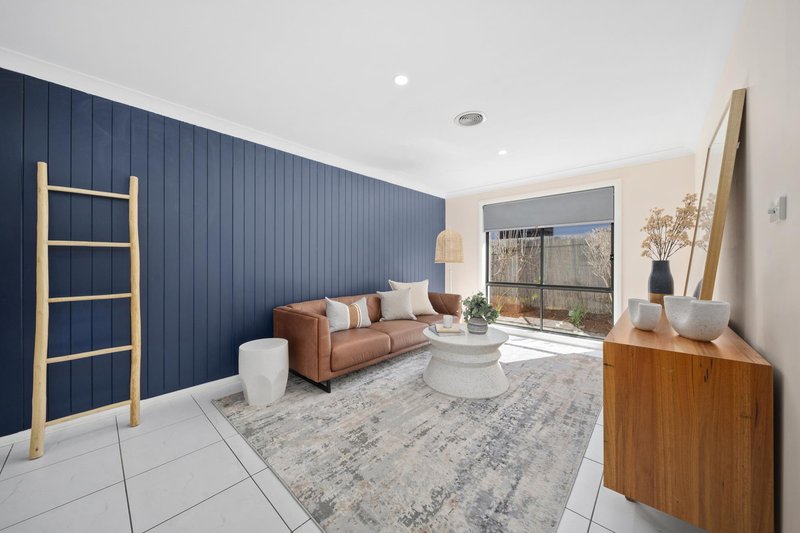 Photo - 12 Alice Clarke Street, Casey ACT 2913 - Image 12