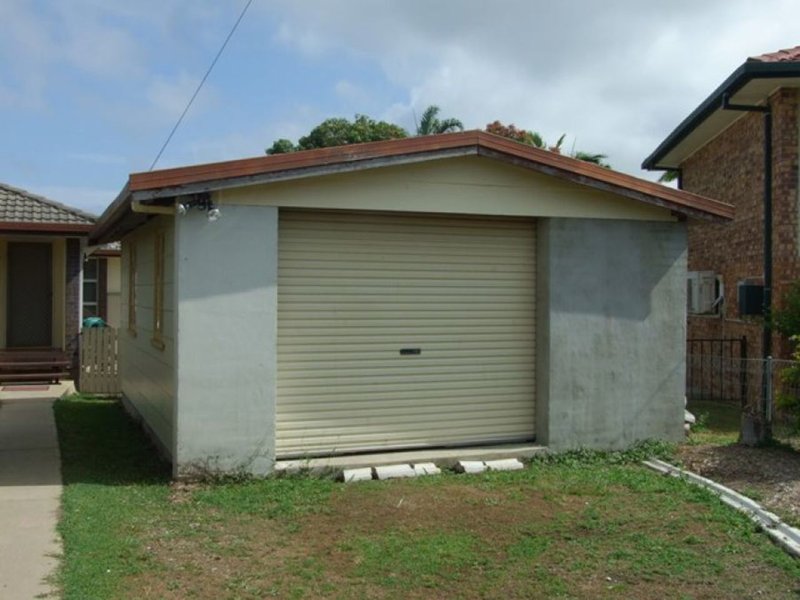 Photo - 12 Alkina Crescent, Boyne Island QLD 4680 - Image 2