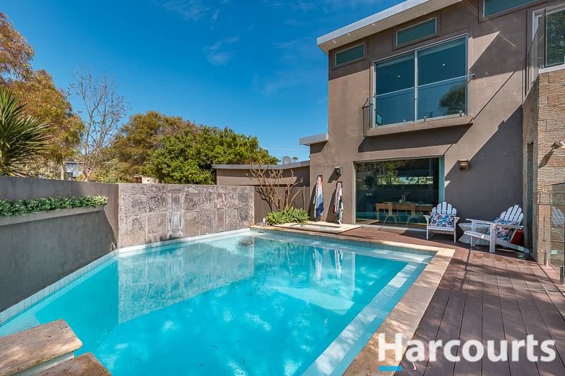 1/2 Allan Place, Halls Head WA 6210