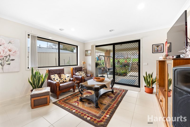 Photo - 12 Amaroo Way, Newborough VIC 3825 - Image 8