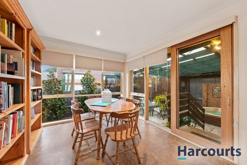 Photo - 12 Amersham Drive, Wantirna VIC 3152 - Image 5