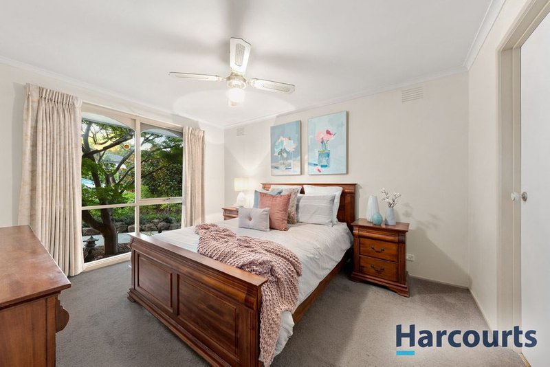 Photo - 12 Amersham Drive, Wantirna VIC 3152 - Image 6