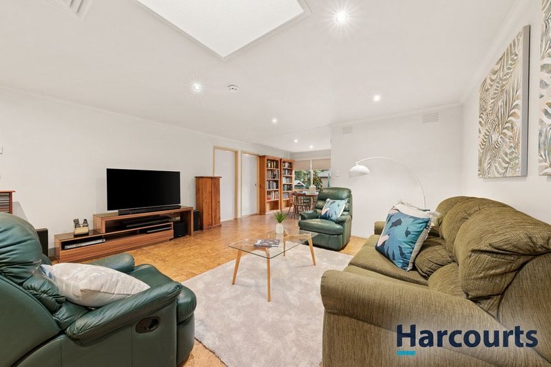 Photo - 12 Amersham Drive, Wantirna VIC 3152 - Image 9