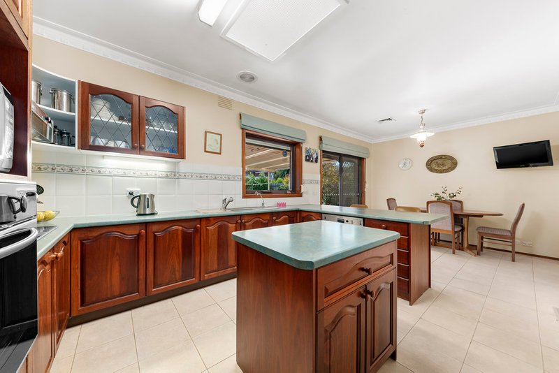 Photo - 12 Amesbury Avenue, Wantirna VIC 3152 - Image 4