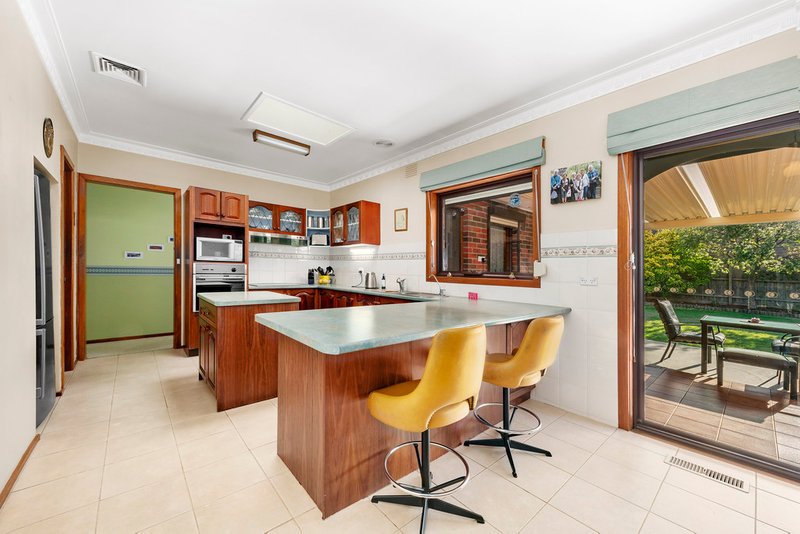 Photo - 12 Amesbury Avenue, Wantirna VIC 3152 - Image 5