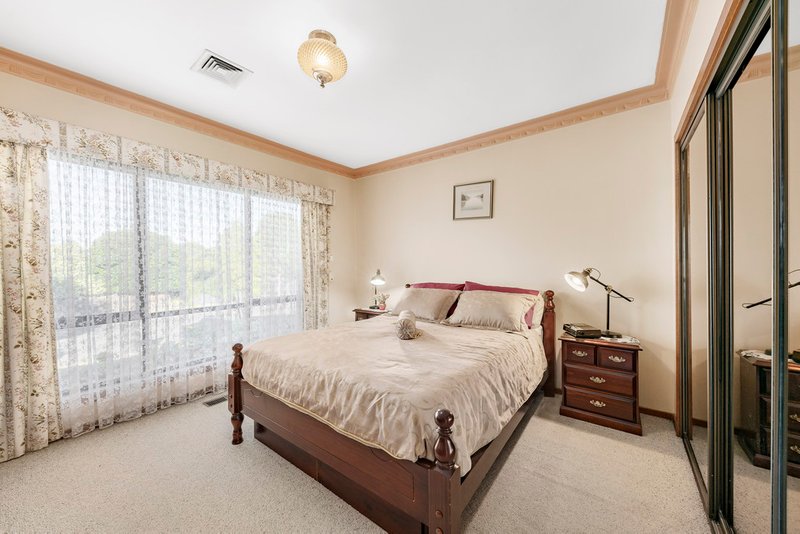 Photo - 12 Amesbury Avenue, Wantirna VIC 3152 - Image 6