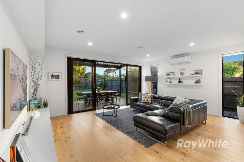 Photo - 1/2 Amiriya Street, Bentleigh East VIC 3165 - Image 5