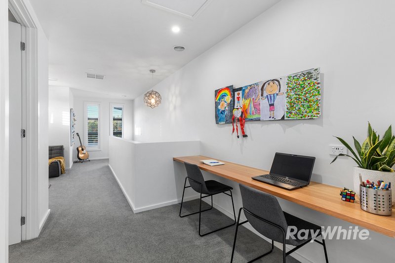 Photo - 1/2 Amiriya Street, Bentleigh East VIC 3165 - Image 10