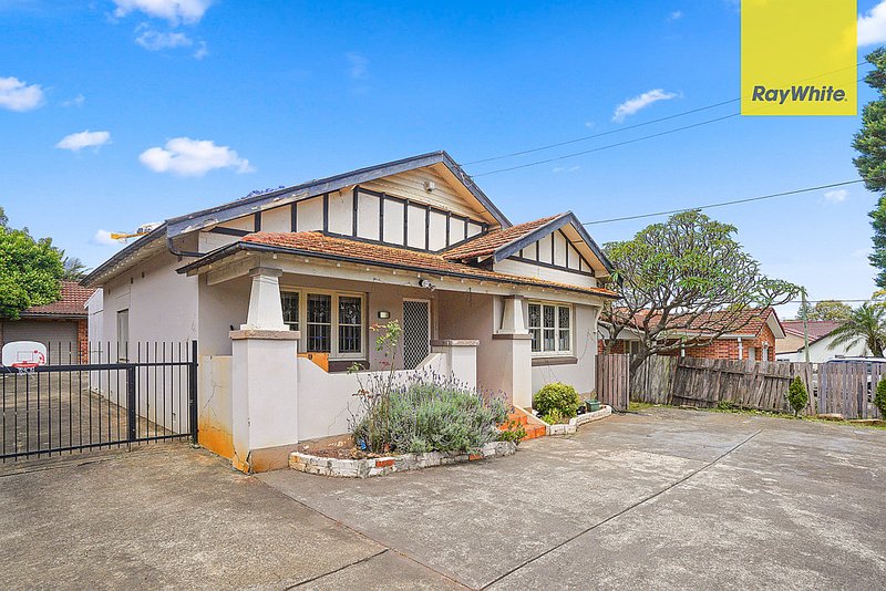 12 Amos Street, Westmead NSW 2145