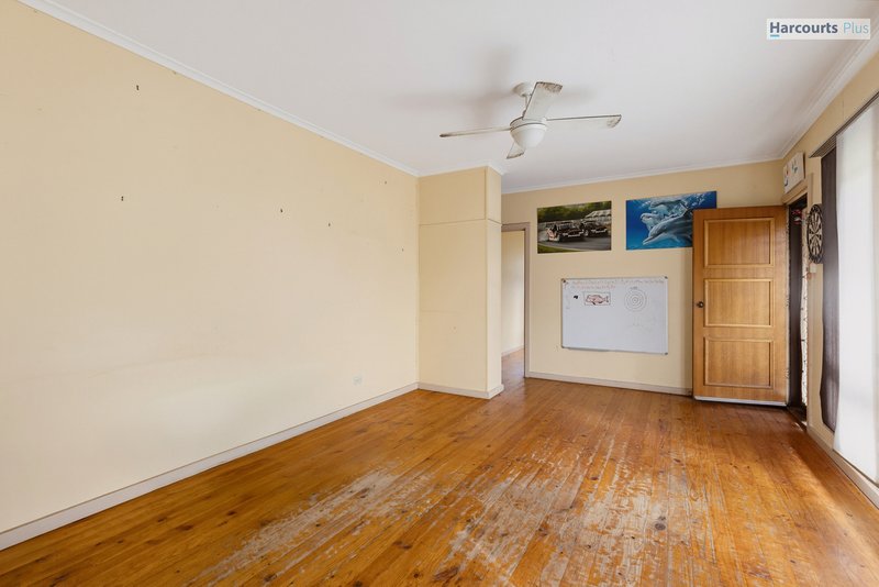 Photo - 12 Anembo Street, O'Sullivan Beach SA 5166 - Image 4