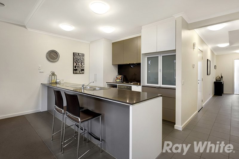 Photo - 12 Anfield Crescent, Mulgrave VIC 3170 - Image 2