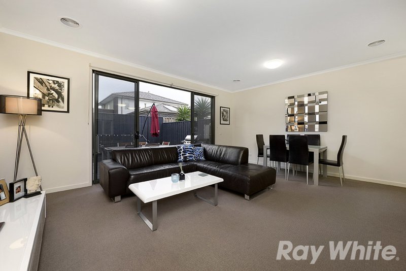 Photo - 12 Anfield Crescent, Mulgrave VIC 3170 - Image 4