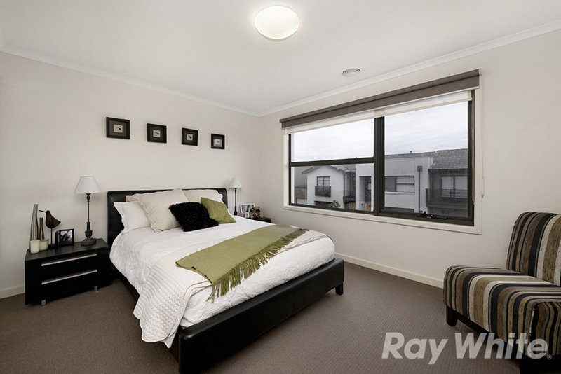 Photo - 12 Anfield Crescent, Mulgrave VIC 3170 - Image 6