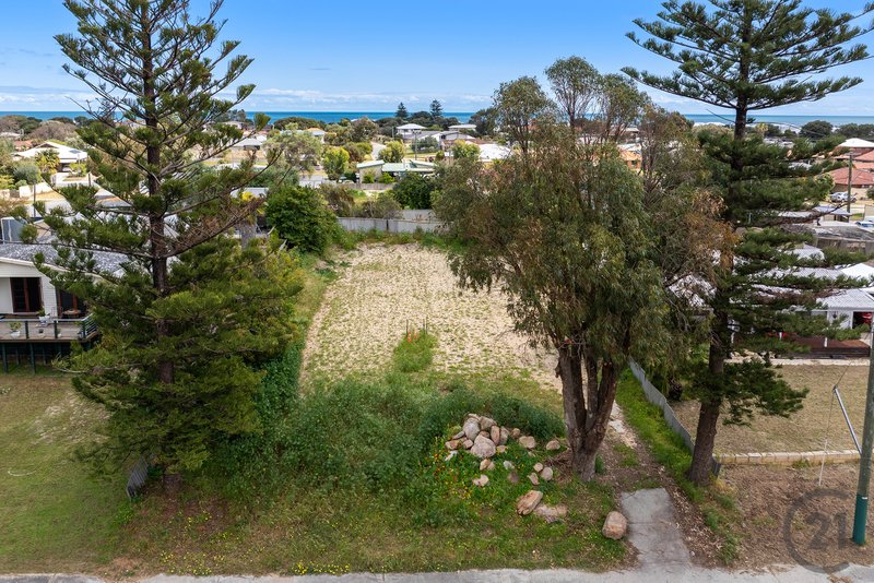 Photo - 12 Angalore Road, Madora Bay WA 6210 - Image 6