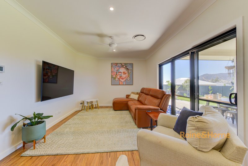 Photo - 12 Angus Place, Tamworth NSW 2340 - Image 6