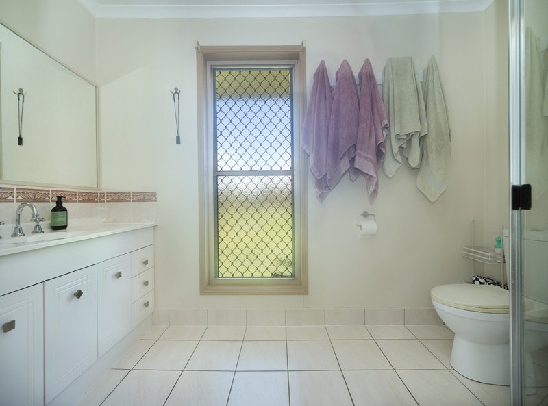 Photo - 12 Anna Court, Placid Hills QLD 4343 - Image 17