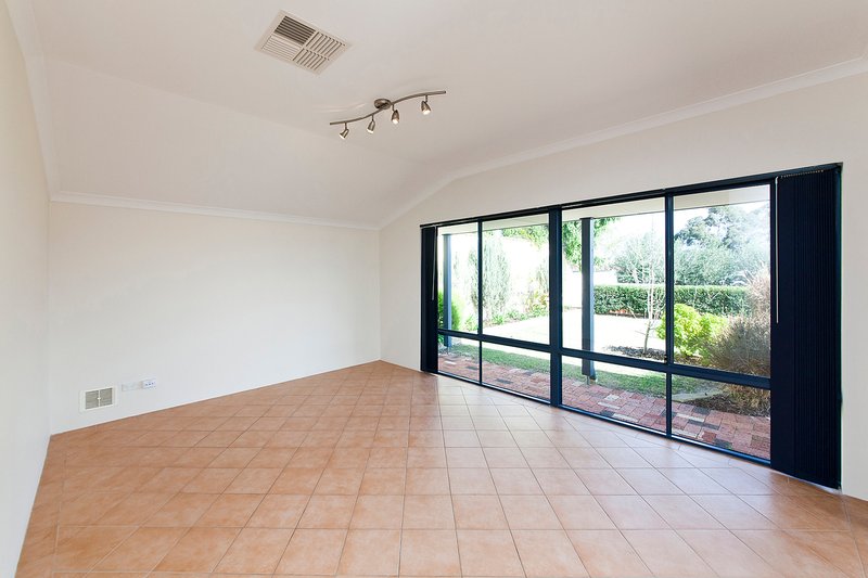 Photo - 12 Antill Street, Willagee WA 6156 - Image 12