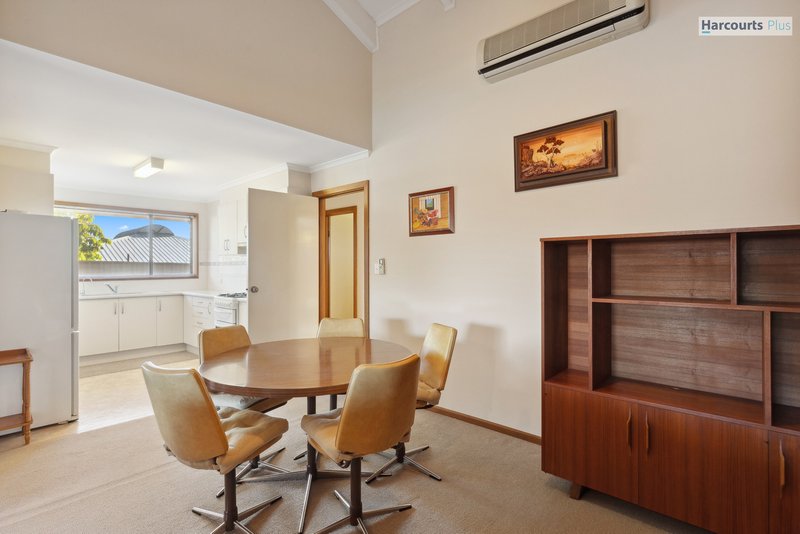 Photo - 1/2 Anulka Street, Hallett Cove SA 5158 - Image 7