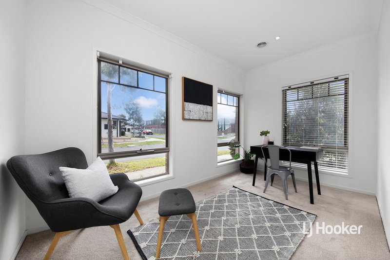 Photo - 12 Aphrodite Drive, Truganina VIC 3029 - Image 2