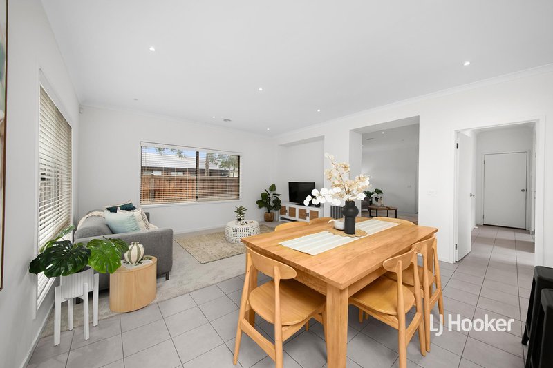Photo - 12 Aphrodite Drive, Truganina VIC 3029 - Image 9
