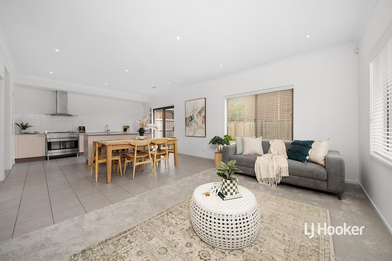Photo - 12 Aphrodite Drive, Truganina VIC 3029 - Image 11