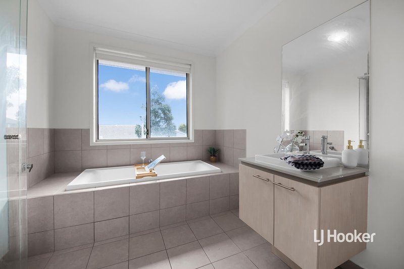Photo - 12 Aphrodite Drive, Truganina VIC 3029 - Image 20