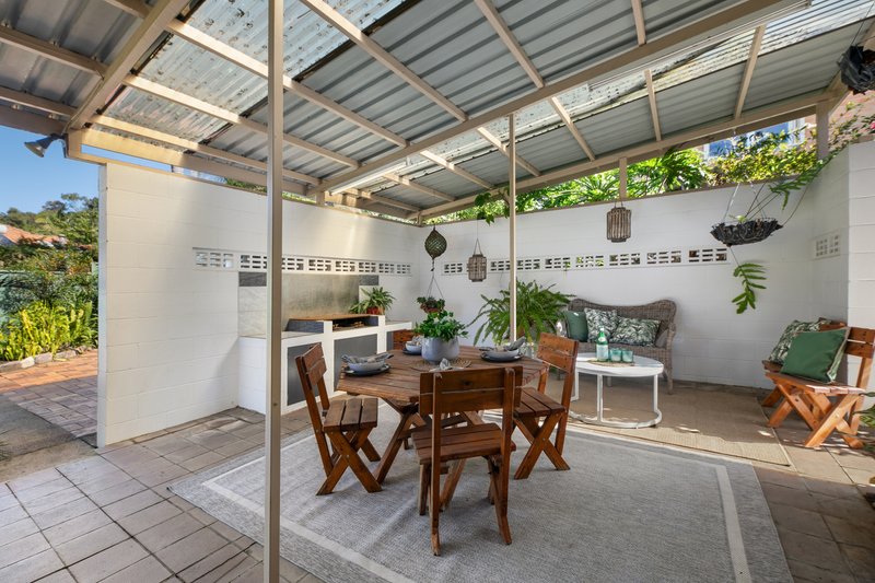 Photo - 12 Aragon Street, Indooroopilly QLD 4068 - Image 11