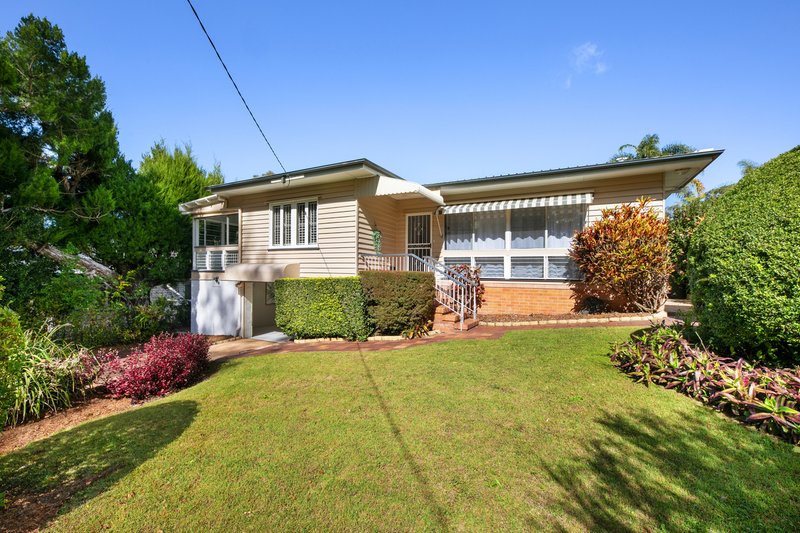 Photo - 12 Aragon Street, Indooroopilly QLD 4068 - Image 16