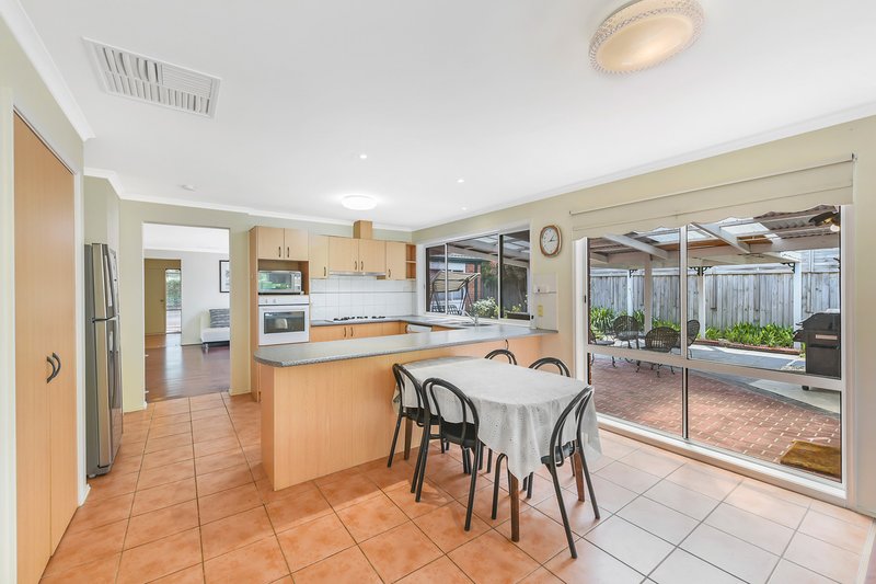 Photo - 12 Ardblair Terrace, Narre Warren South VIC 3805 - Image 5