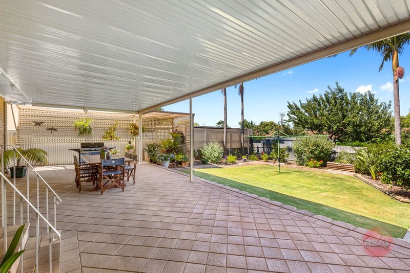 Photo - 12 Ardross Crescent, Morphett Vale SA 5162 - Image 3