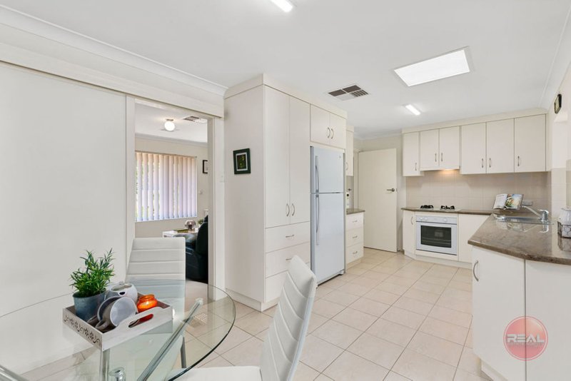 Photo - 12 Ardross Crescent, Morphett Vale SA 5162 - Image 7