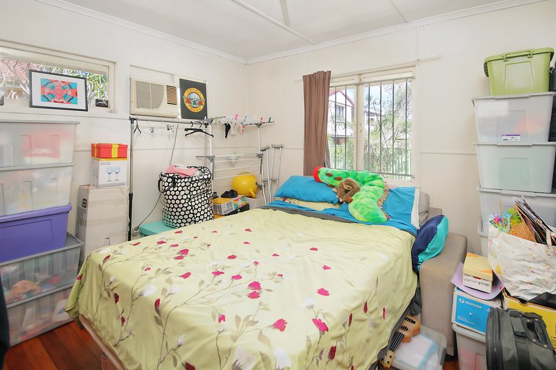 Photo - 12 Arthur Street, Woodridge QLD 4114 - Image 11