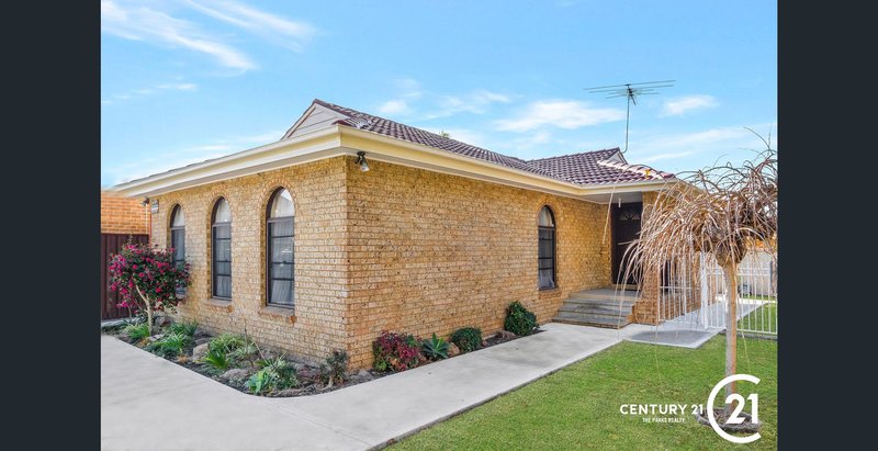 Photo - 12 Ash Close, Bossley Park NSW 2176 - Image 2