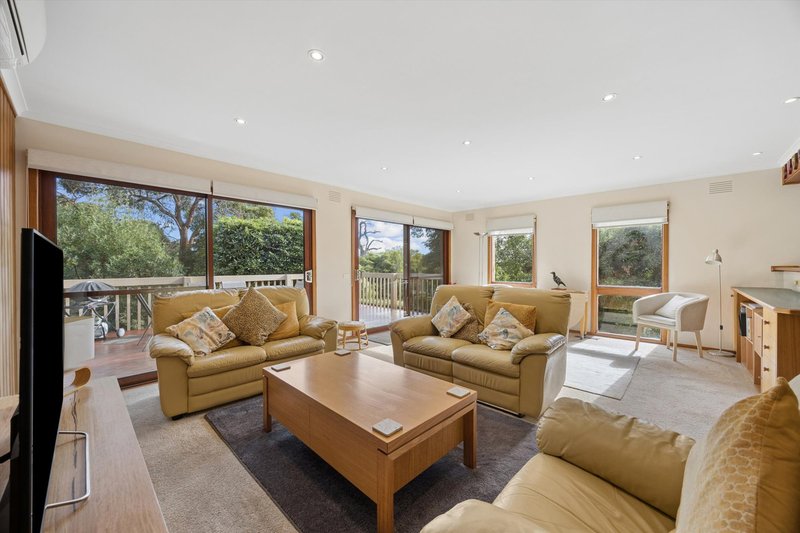 Photo - 12 Ashburton Drive, Mitcham VIC 3132 - Image 7