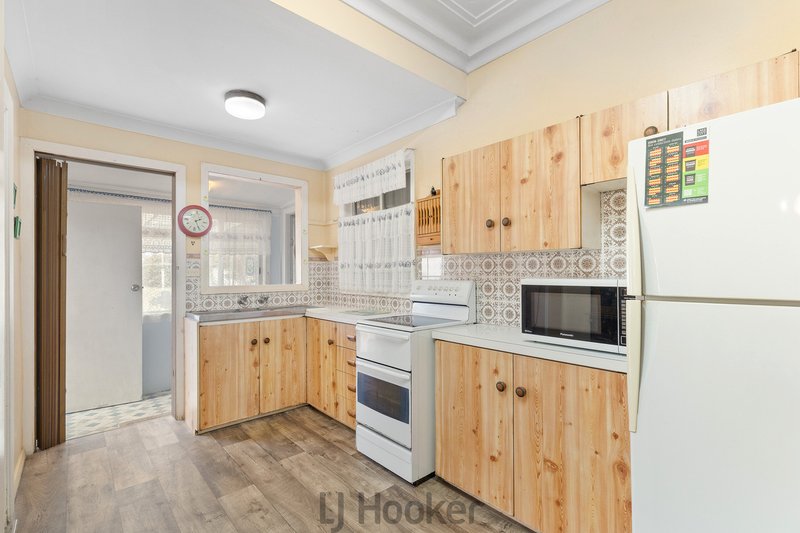 Photo - 12 Ashley Street, Marks Point NSW 2280 - Image 2