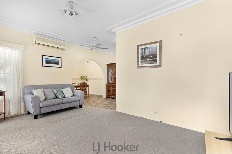 Photo - 12 Ashley Street, Marks Point NSW 2280 - Image 3