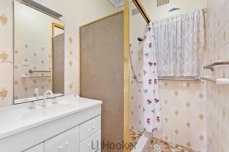 Photo - 12 Ashley Street, Marks Point NSW 2280 - Image 5