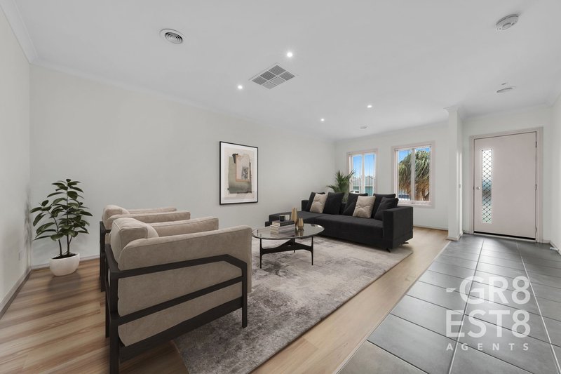 Photo - 12 Atkinson Drive, Berwick VIC 3806 - Image 2
