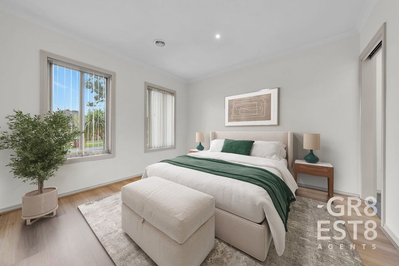 Photo - 12 Atkinson Drive, Berwick VIC 3806 - Image 5